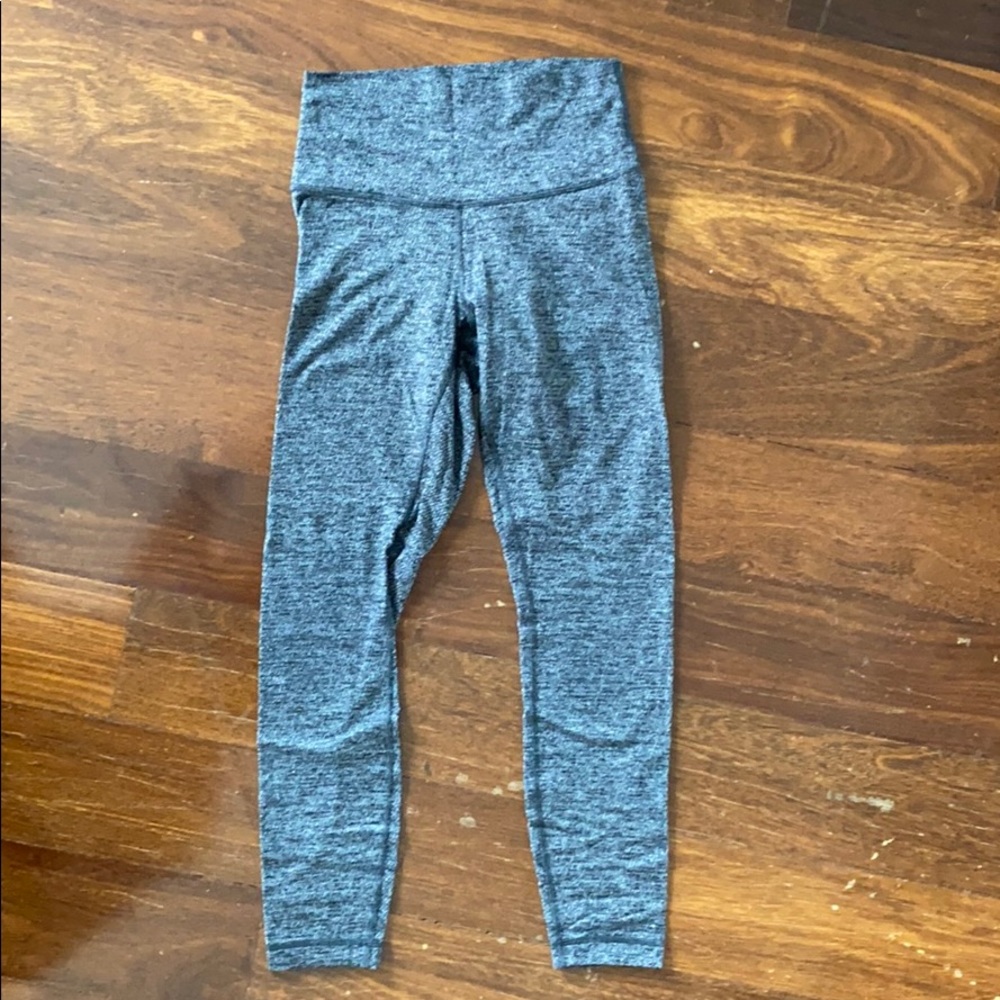 Lululemon black and grey patterned leggings